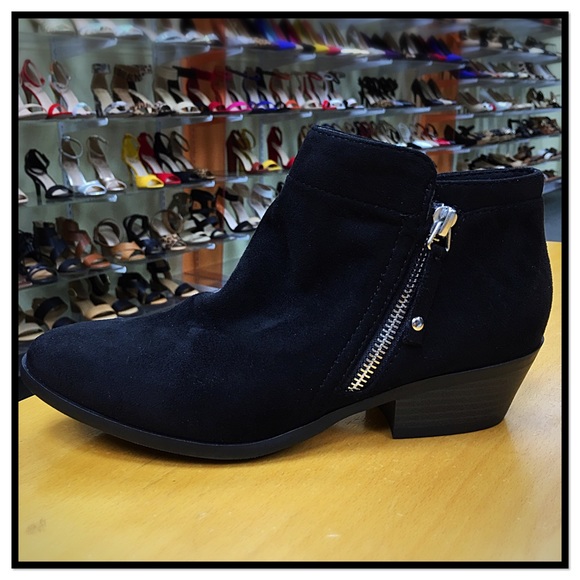 Black Basic Comfortable Low Heel Zipper Bootie - Picture 8 of 8